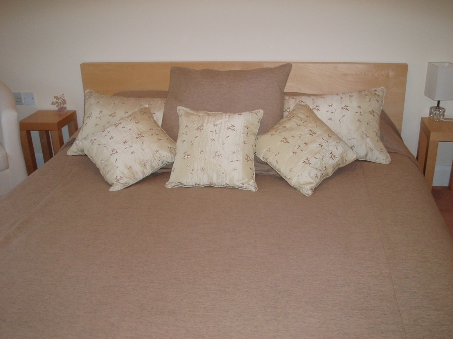 Bed throw and cushions. Hertford  - Soft furnishings -  Carolina Blinds
