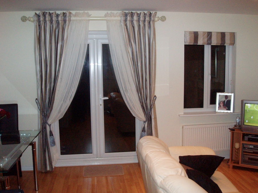 Slot Headed Curtains with Voiles and Roman Blind. Cheshunt  - Soft furnishings -  Carolina Blinds