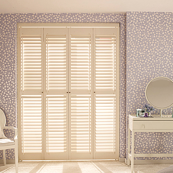 Cream Shutters 63mm Louvres Off Set Tilt Rods Give A Cleaner Look